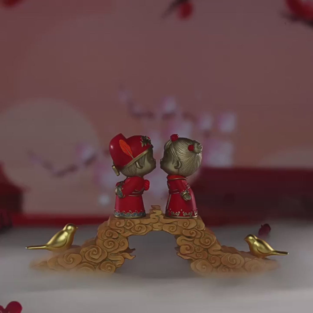 Brass Kissing Couple